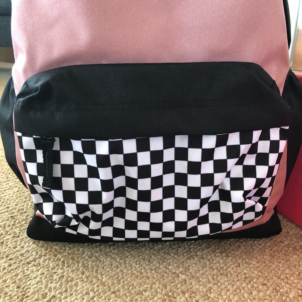 🎉SALE🎉 NWT Unisex Vans “Sporty Realm” backpack. - Picture 3 of 11
